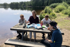 Första stoppet. Tönnebro. Byte av förare och vem som sitter i fram på passagerarsidan.